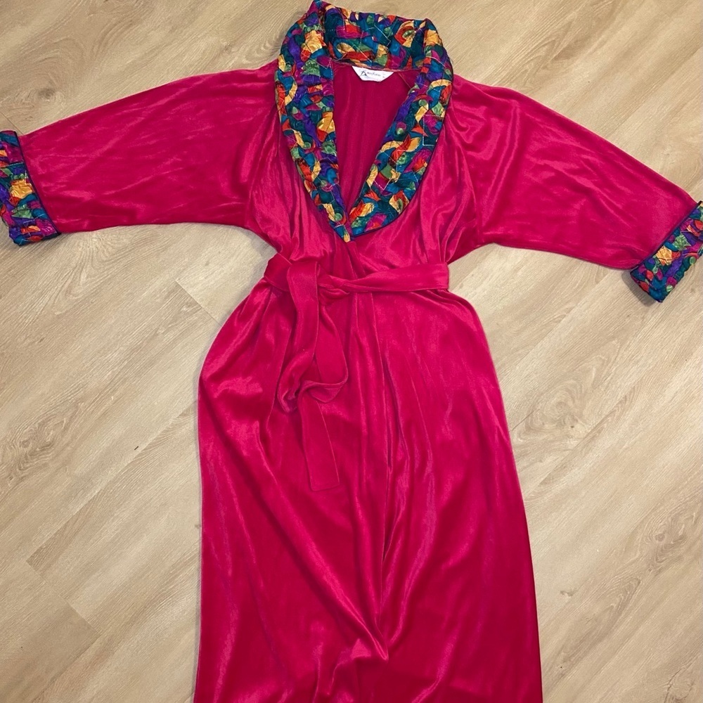 Vintage Neiman Marcus Diamond Tea hot pink velour robe